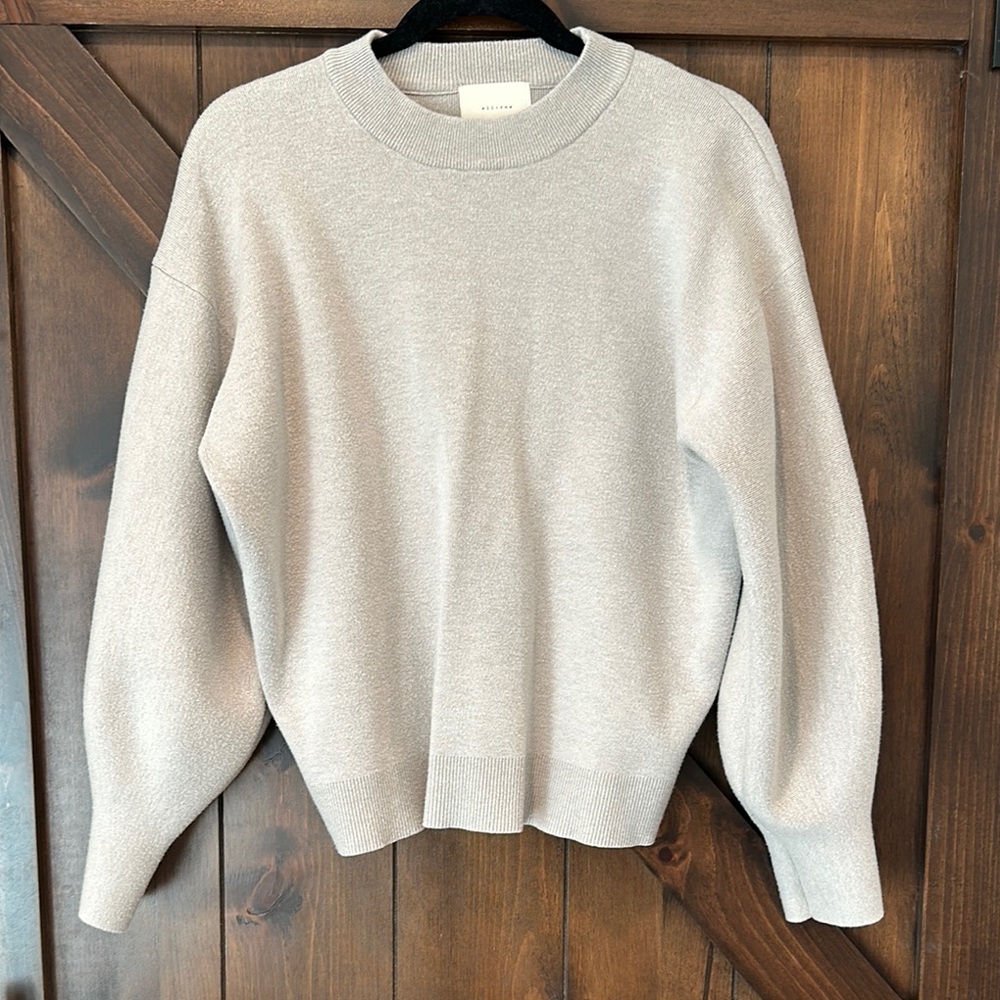 Elegant Gray Crew Neck Sweater - Picture 1 of 4